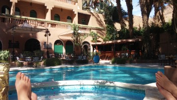 Relaxen am Pool Zagora Marokko