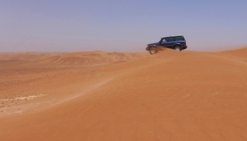 Toyota Landcruiser auf Düne Marokko