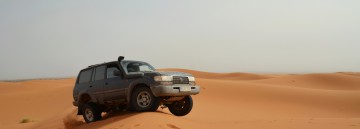 Landcruiser J8 beim Befahren des Erg Chebbi Marokko