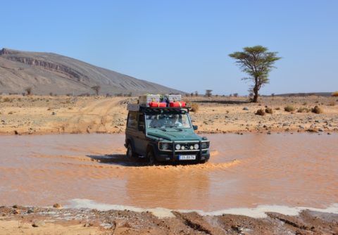 Marokko Flussdurchfahrt Mercedes G