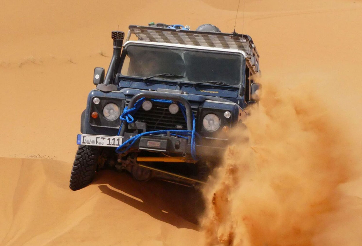 Maroc Voyage Landrover in den Dünen, Erg Chebbi Marokko