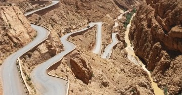 Straße in der Dadesschlucht Marokko