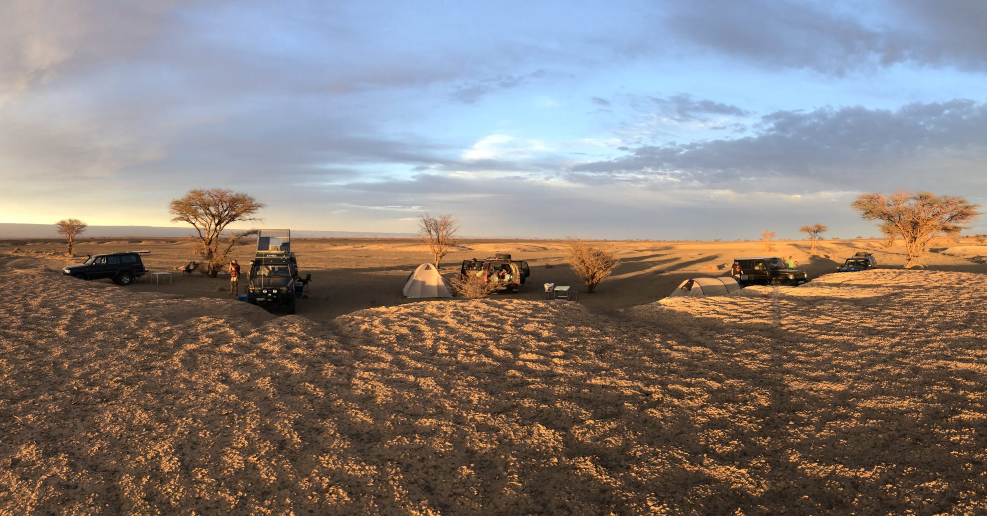 Lagerplatz in der Wüste am Abend