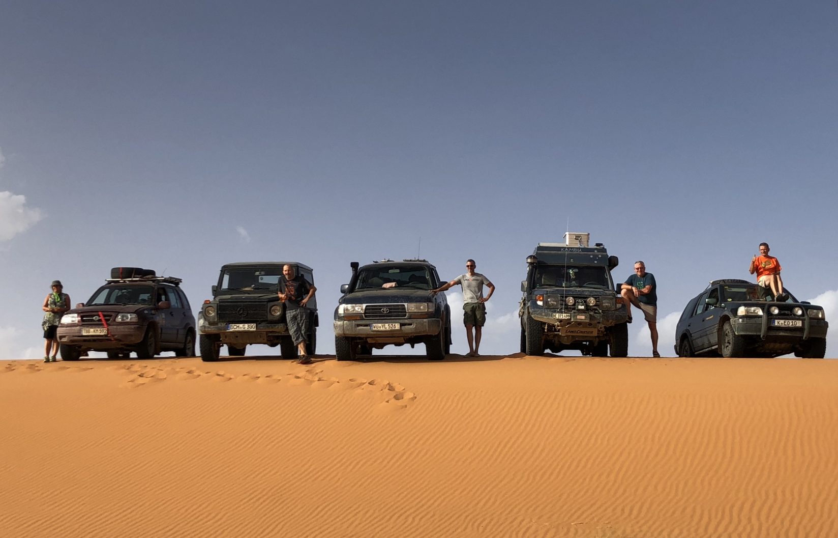 Geländewagen auf den Dünen in Marokko